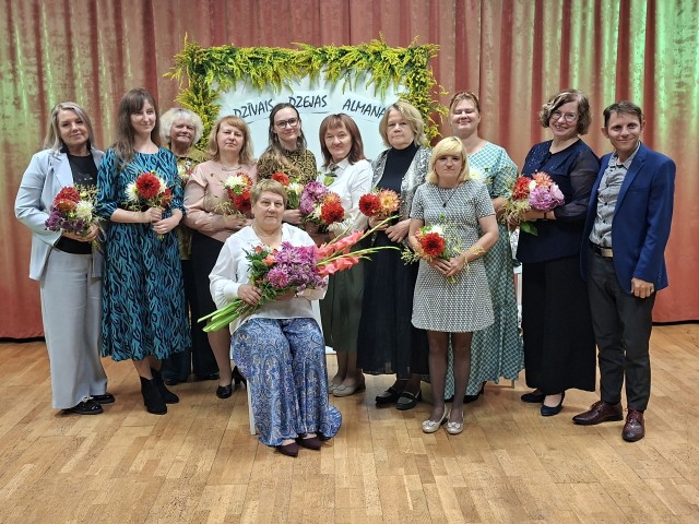 Dzejnieki, kuri šogad piedalījās Dzīvajā dzejas almanahā.